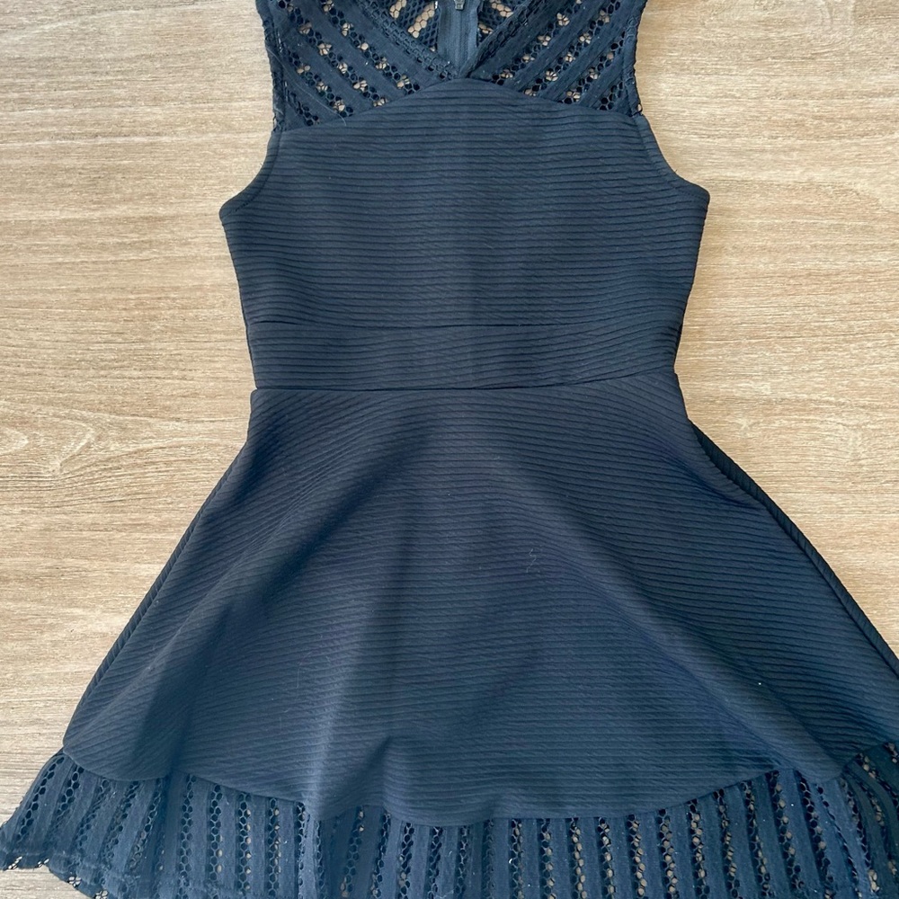 Elegant Black Sleeveless Dress